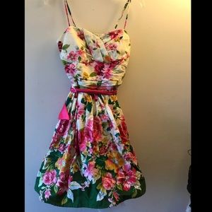Feminine Floral Dress